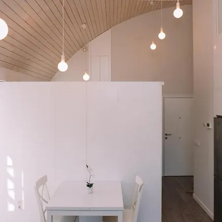 Atico Con Luz Y Brillo En By * Vigo