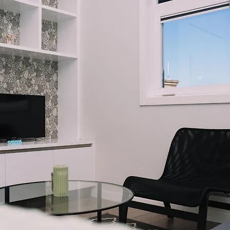 Atico Con Luz Y Brillo En By ヴィーゴ