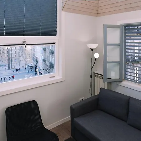 Atico Con Luz Y Brillo En By * ヴィーゴ