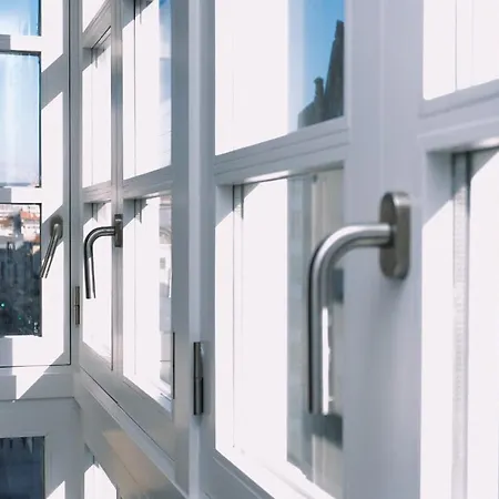 Atico Con Luz Y Brillo En By アパート ヴィーゴ