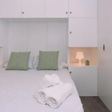 Apartment Atico Con Luz Y Brillo En By