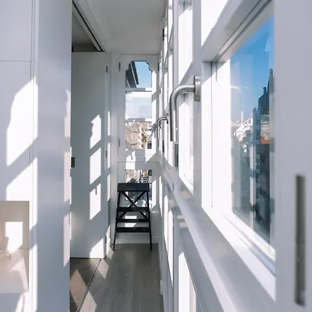 Atico Con Luz Y Brillo En By