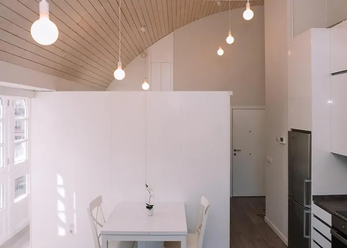 ático Con Luz Y Brillo En By * Vigo