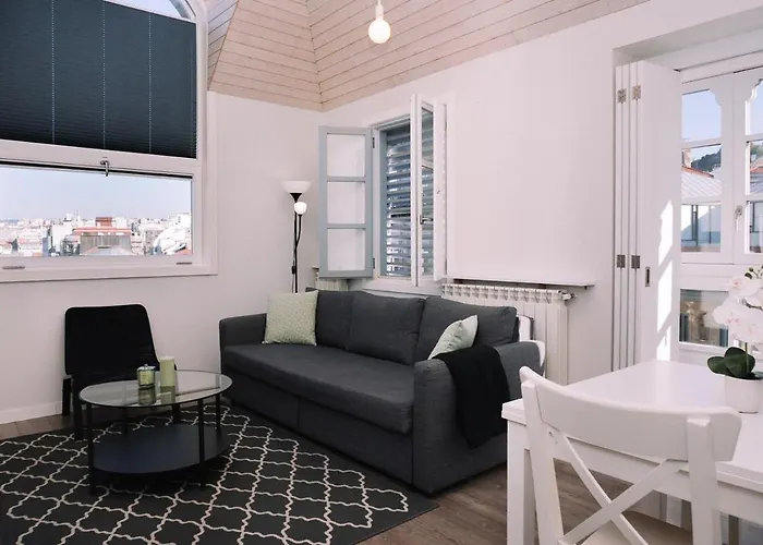 ático Con Luz Y Brillo En By *