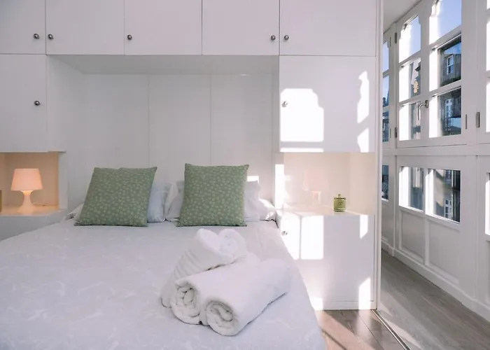 Apartamento ático Con Luz Y Brillo En By Vigo