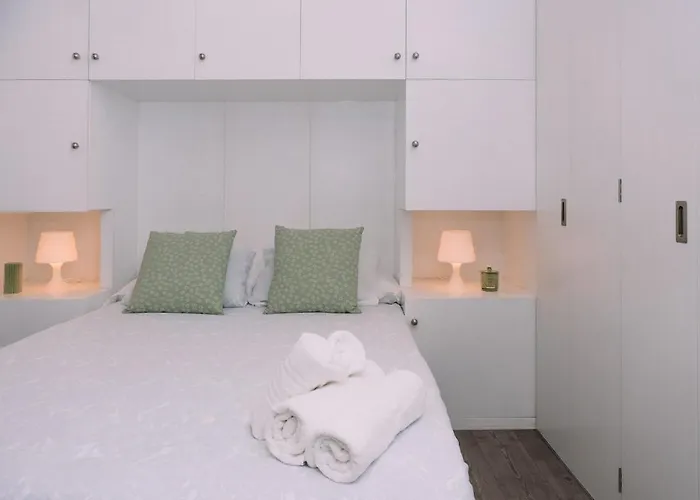 Apartamento ático Con Luz Y Brillo En By